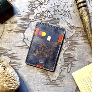 Porta carte di credito in pelle Buttero – Portafoglio sottile in pelle vegetale per uomo – Portafoglio minimalista fatto a mano – Porta documenti compatto con tasca frontale – Regalo per lo sposo