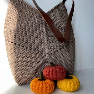 Raffia Straw Bag - Large Brown Tote for Summer Adventures