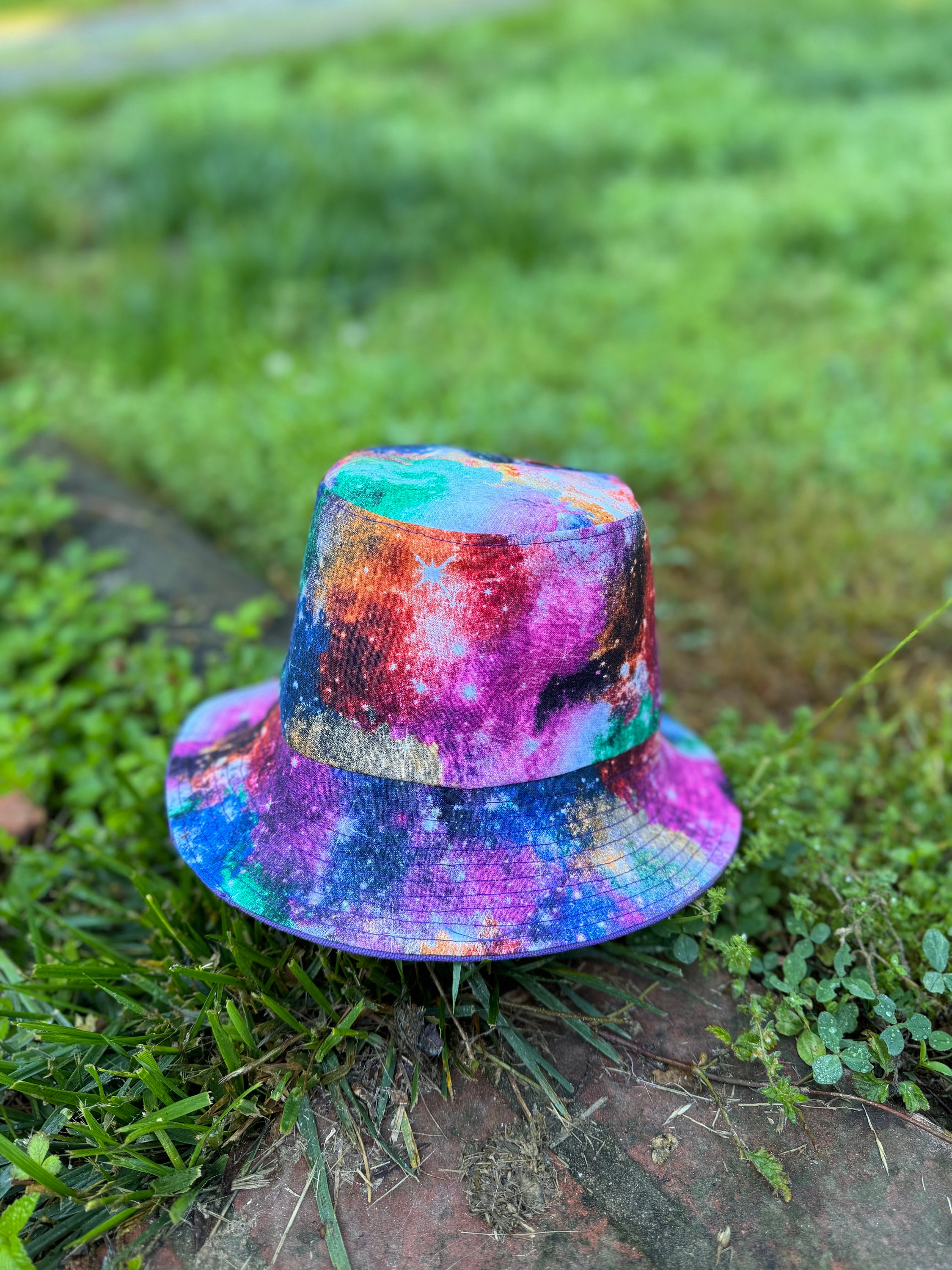 Reversible Bucket Hat (Beet)