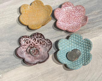 Flower ring dish/ textured Small pottery / Trinket tray, pill holder, tea bag holder, little spoon rest, colorful ceramic dish, boho decor