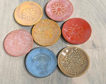 Small ring dish textured colorful pottery / round jewelry tray / floral patterns Tea bag holder , pill tray , rainbow ceramics , boho decor