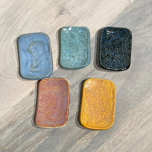 Extra small ring dish/ textured Small pottery / rectangle Trinket tray