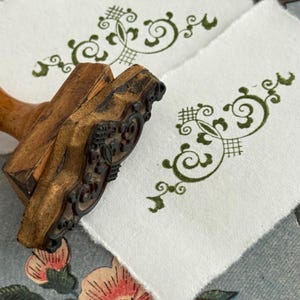 Grand tampon à en-tête/broderie ancienne française
