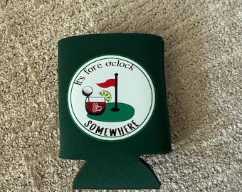 Golf Kuscheltier | Irgendwo ist es vor der Uhr | Lustiges Golf-Geschenk | Golf-Turnier Favor | Golf Lover Getränkehalter