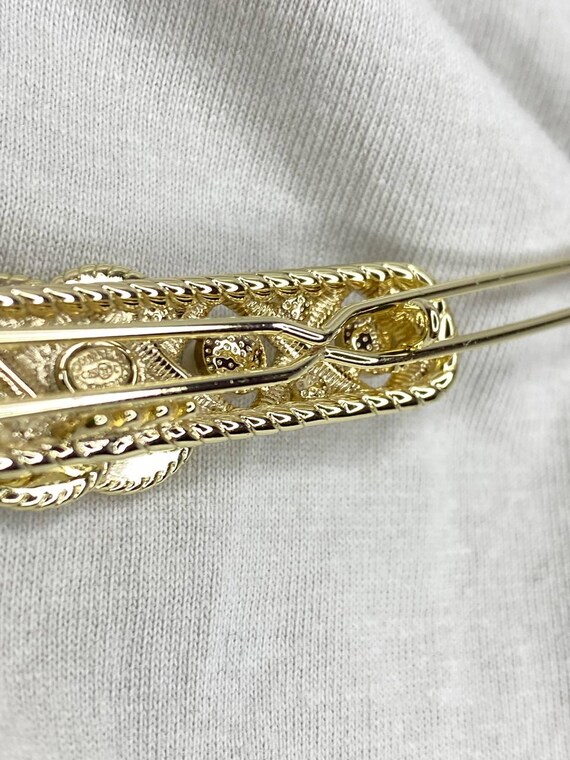Chanel Pearl & Crystal Hair Clip – Gold Logo Barrette Luxury  display picture 3