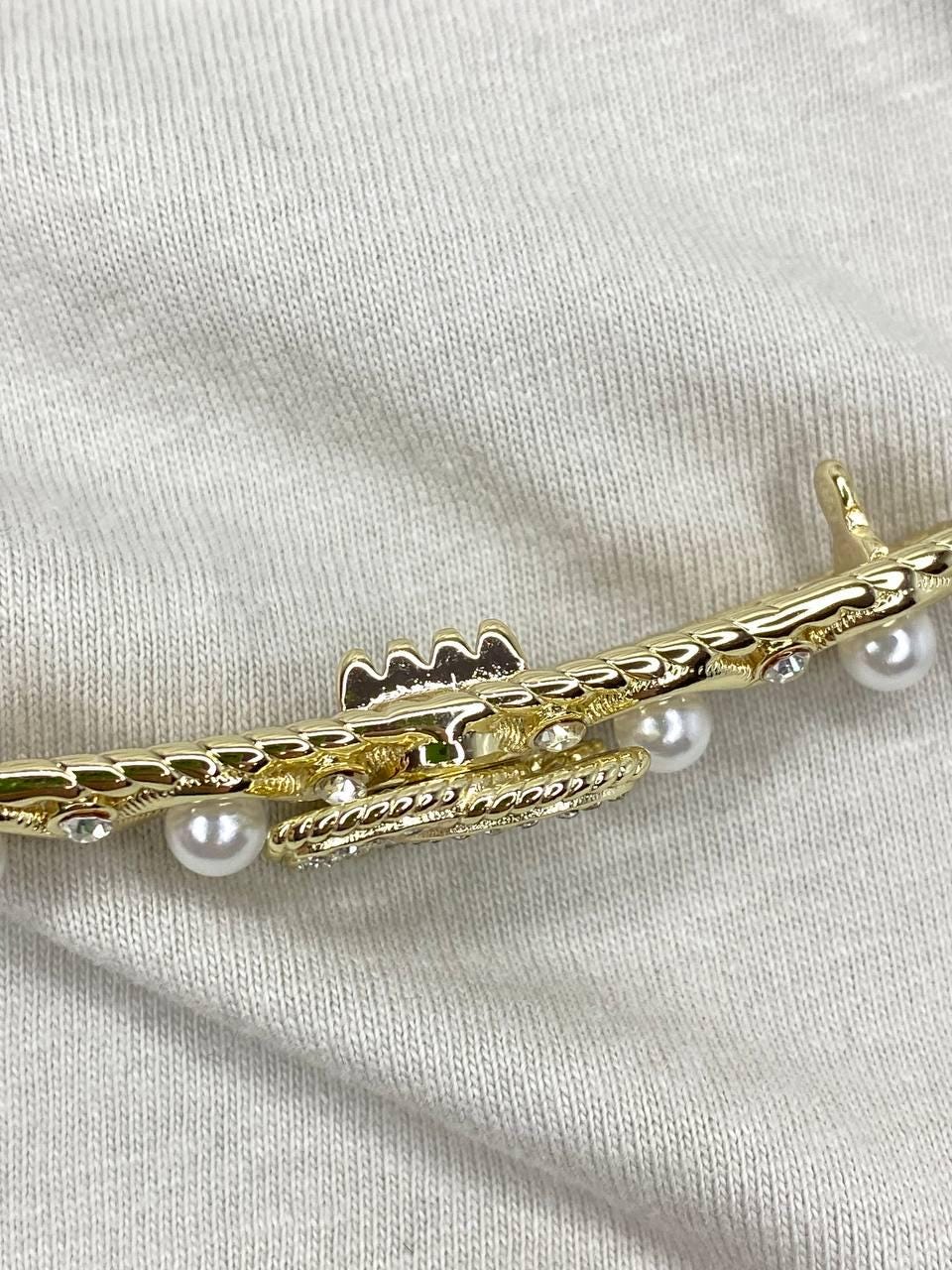 CHANEL barrette Gold Tone With Chain, Faux Pearl And CrystaL Logo *READ CHANEL barrette Gold Tone With Chain, Faux Pearl And CrystaL  main image 4