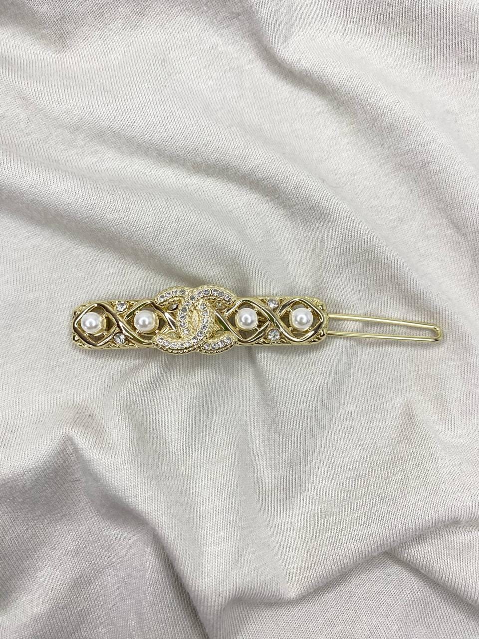Chanel Pearl & Crystal Hair Clip – Gold Logo Barrette Luxury  display picture 2