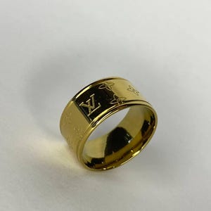 Louis Vuitton Gold Ring - LV Monogram Band, Luxus Designer Schmuck