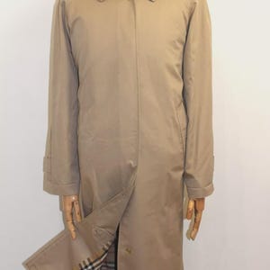 Women&#39;s Vintage Burberry Trench Size XL
