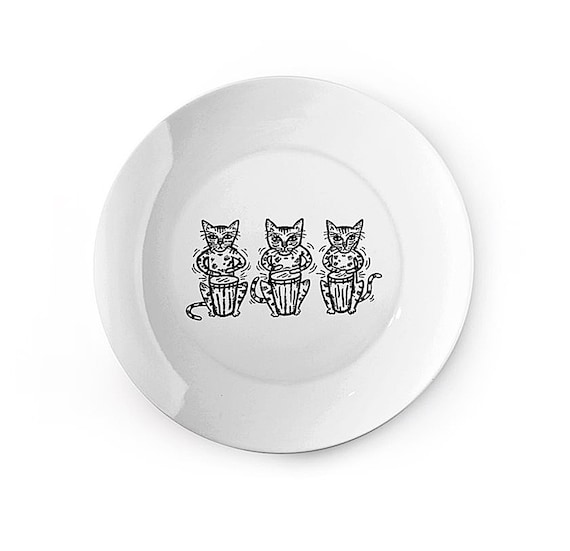 Bengali Bongos - china plate - animal design by Oliver Lake iOTA iLLUSTRATiON