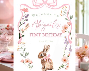 Panneau de bienvenue de fête d'anniversaire de lapin rose, certains lapins tournent un deux trois, lapin vintage rose arc cottage core coquette fleurs sauvages printemps