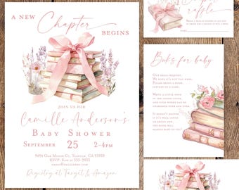 Może przedstawiać: Zestaw zaproszeń na baby shower ze stosu książek związanych różową wstążką, lawendą i tekstem "A New Chapter Begins". Zawiera kartę loterii pieluszkowej, kartę "Książki dla dziecka" i kartę z podziękowaniami.