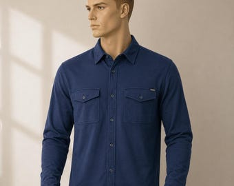 Camisa masculina Vuori azul marinho de algodão modal stretch de manga comprida com botões, tamanho XL.