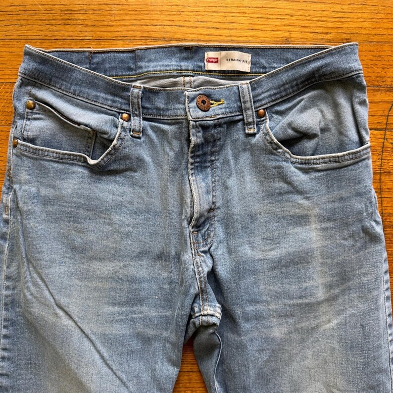 Jeans Wrangler Straight Fit in denim chiaro, casual da uomo, taglia 36x32 immagine 2