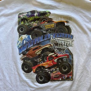 Monster Jam World Tour Grave Digger T-Shirt White XL image 6
