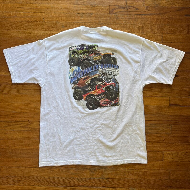 Monster Jam World Tour Grave Digger T-Shirt White XL image 5