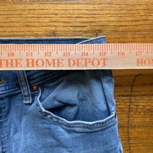 Jeans Wrangler Straight Fit in denim chiaro, casual da uomo, taglia 36x32 immagine 3
