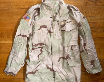 Chaqueta de campaña M65 del ejército de EE. UU., camuflaje del desierto, talla pequeña, abrigo regular para clima frío