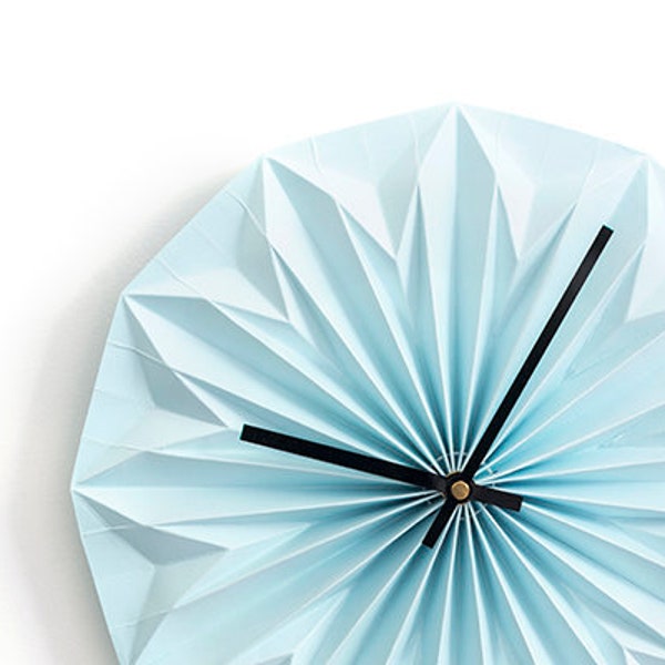 Origami Wanduhr von Nellianna