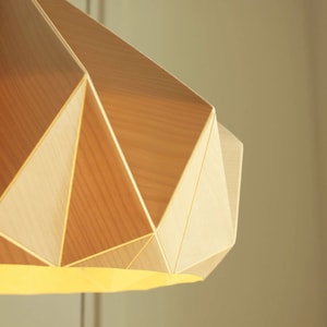 Lampa kasztanowa z fornirem brzozowym