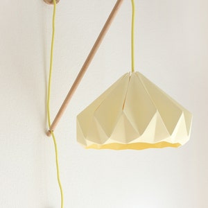 Apparecchio da parete Klimoppe con lampada di carta Chestnut