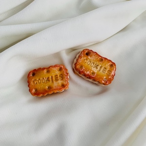Custard cream puff cookies earrings