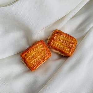 Choice custard cream puff cookies earrings
