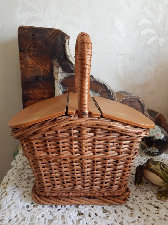 Vintage Rattan Wicker Picnic Basket Purse Cottage Core Gem