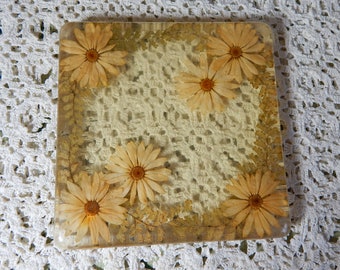 MCM Mid Century Lucite Trivet Tray Daisy Flower Retro Kitchen Cottage Core