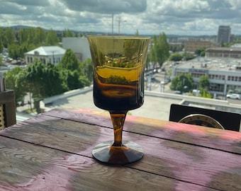 Amber-Smoke Goblet – Mid-Century Swirl