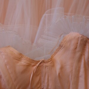 1980s Peach Tulle Gown Murray Arbeid image 9
