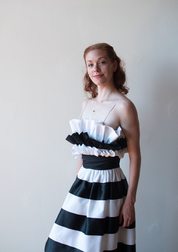 1980s Black & White Striped Dress - image 5