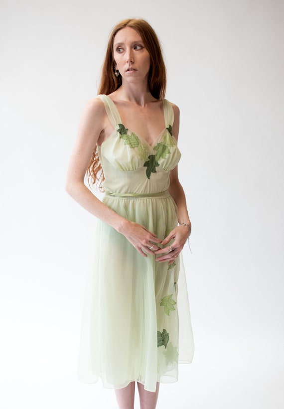1950s Leaf Applique Nightgown - image 4