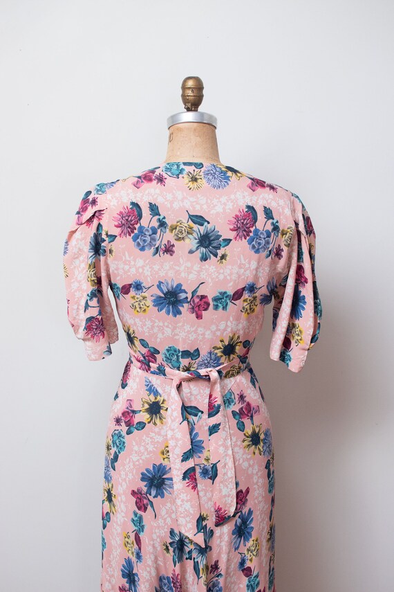 1940s Floral Print Dressing Gown - image 7