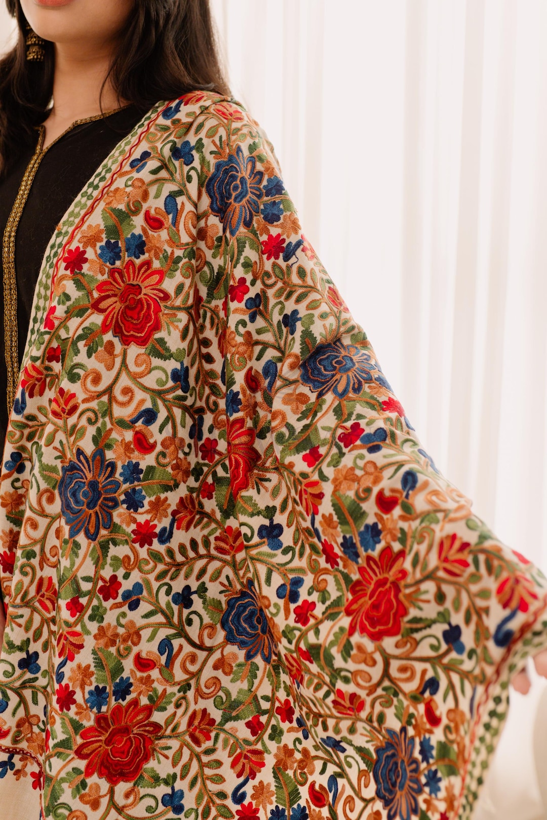 Kashmiri Signature Embroidered Pashmina Scarf/Stole/Shawl – Elegant Aari Work | Famaza Couture