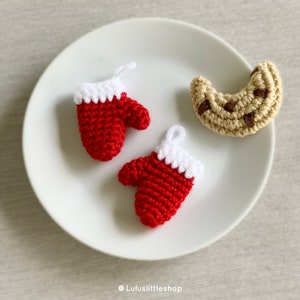 Crochet Pattern: Tiny Mittens and Bitten Cookie - by Luluslittleshop