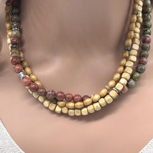 Collier superposé bohème : bijoux en perles de bois rustiques chics