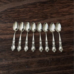 1847 Rogers Bros Heritage set of 8 teaspoons silverplate flatware silverware