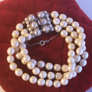 Vintage Original Authentic Signed 1960 CHRISTIAN DIOR Yves Saint Laurent Haute Couture PARIS 3-Rang Pearl Bracelet Designer-Made in France