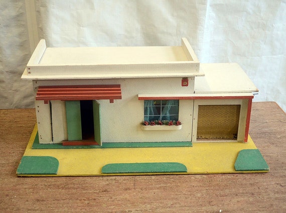Old fashioned 2024 wooden doll house