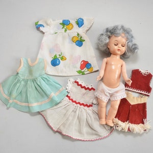 195Os Cabelo Azul VIRGA LOLLYPOP Boneca Vintage Menina Plástico Rígido Vogue Ginny Muffy Alexanderkins-estilo Roupas Modas Roupa Schiaparelli-like