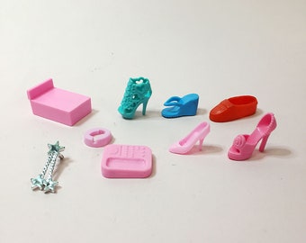 LOT Original Vintage Mattel Barbie Single Shoes Jewellery Doll Accessories fits Twist n' Turn Busy Mod Fashion Outfit to complete sets etc