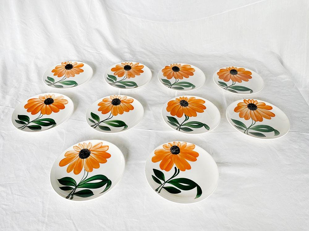 Set 1950-60S Vintage Mid-Century Modern French Gien Floral Glazed Ceramic Pop Art Mod Daisy Design Fat Lava Pop Art Cake Platter & 10 Plates