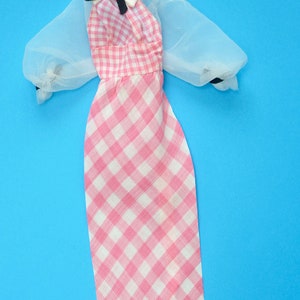 Vintage 1970s-era Superstar Mod Hair Happenin&#39; Quick Curl Barbie Doll Mattel Fashion Clothes Gingham Checked Long Gown Outfit Presentation