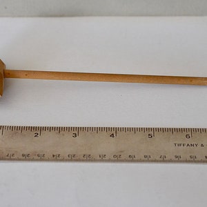 Casa delle bambole tedesca antica degli anni 1900/1930, Europa orientale, scopa di legno, bambola, orsacchiotto, cucina, stalla, taglia BLEUETTE