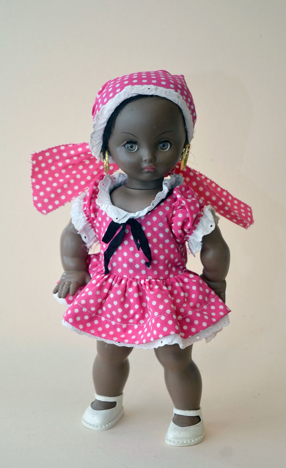 barbie noire. modèle de vêtements mignon pour fille noire. 19484327 Art  vectoriel chez Vecteezy