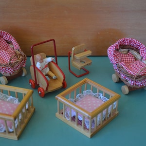 Casa de muñecas BODO HENNIG, miniatura, estilo Art Déco, BAUHAUS, muebles, trona, parque infantil, cochecito, carriola, silla de paseo, original, años 50 y 60.