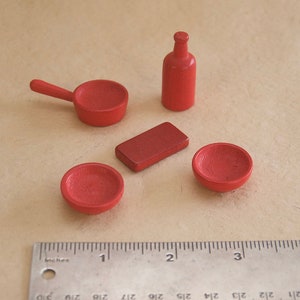Jaren 40/50 vintage antieke BODO HENNIG-poppenhuispan, borden, kommen, fles Zweden Brio Lundby-meubels moderne keuken Hanse BLEUETTE-formaat