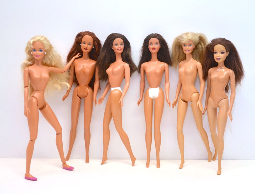 Barbies brunette online friends