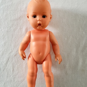 Bambola vintage tedesca degli anni &#39;50, Goebel, MJ, Hummel, in vinile, con marchio V 104, artista, figura iconica, giocattolo, pupazzo, giocattolo, scultura, epoca Gotz.